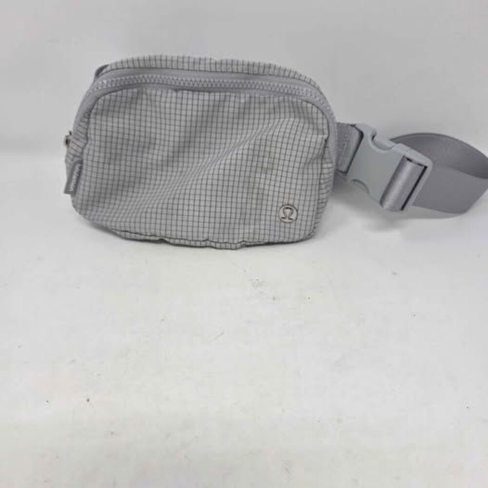 lululemon Everywhere Belt Bag 1L Light Grey Grid Pattern Ripstop Fanny Pack